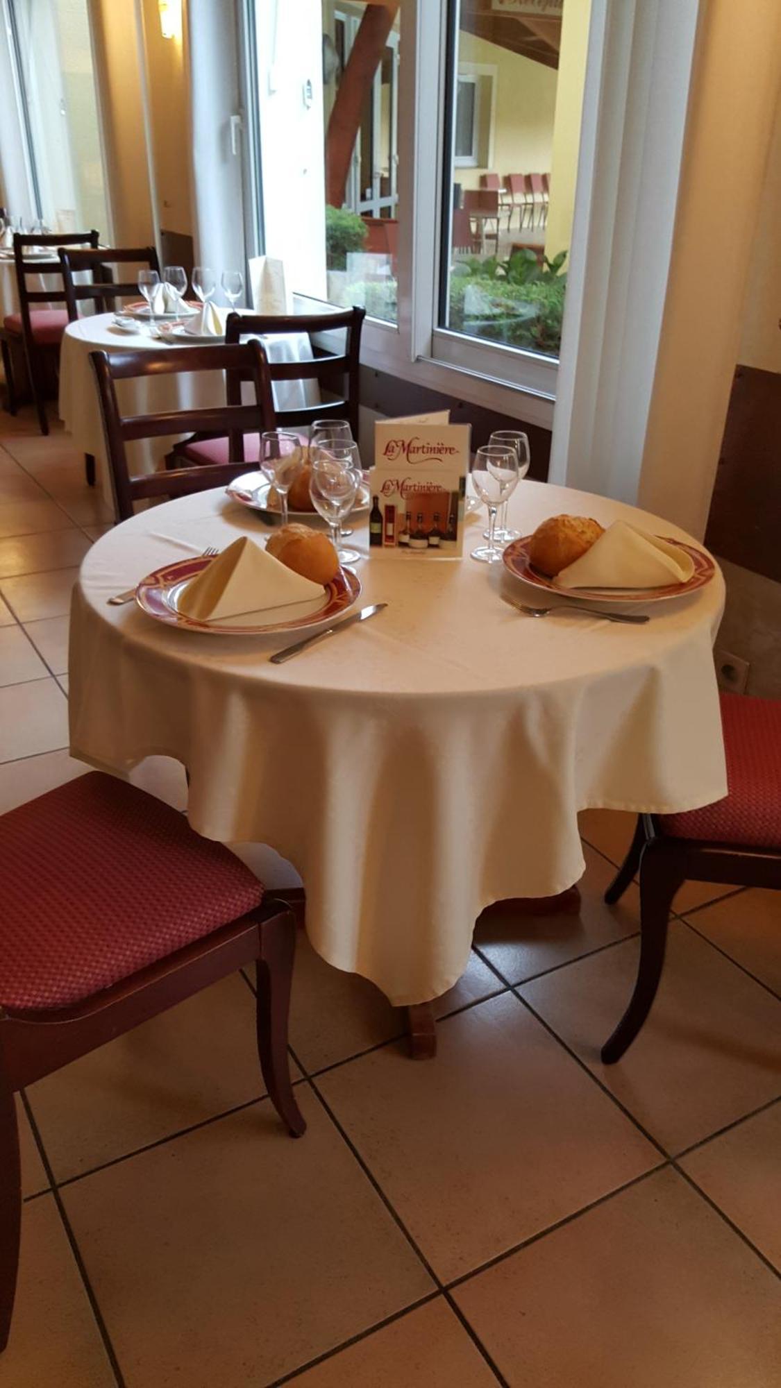 Hotel Restaurant La Martiniere Montelier Exterior photo