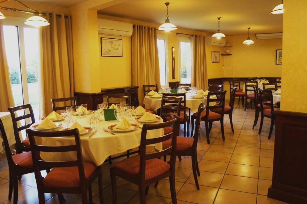 Hotel Restaurant La Martiniere Montelier Exterior photo