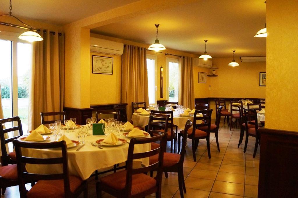 Hotel Restaurant La Martiniere Montelier Exterior photo