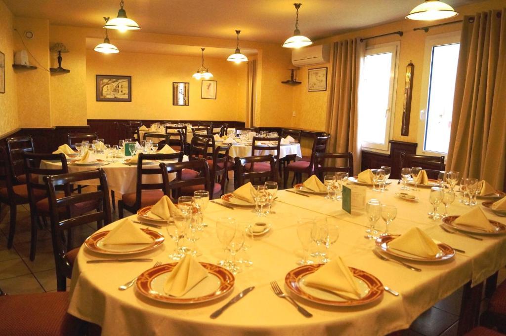 Hotel Restaurant La Martiniere Montelier Exterior photo