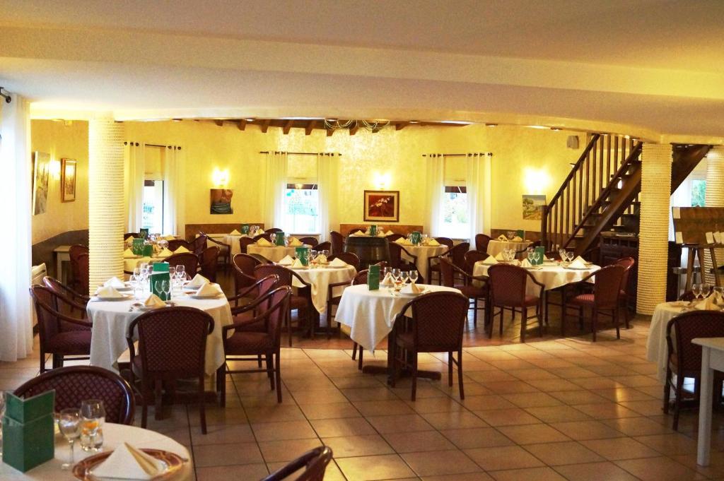 Hotel Restaurant La Martiniere Montelier Exterior photo
