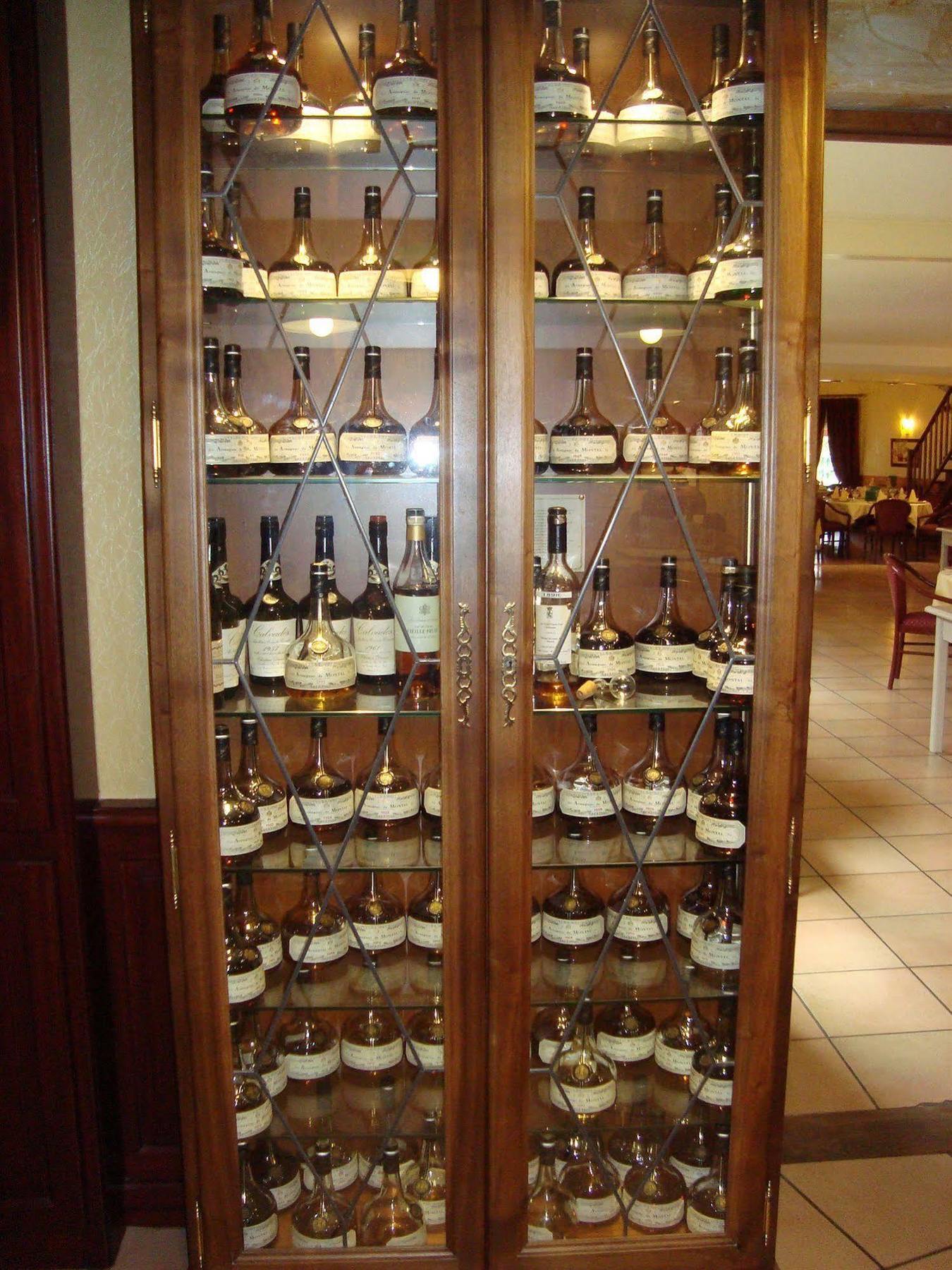 Hotel Restaurant La Martiniere Montelier Exterior photo